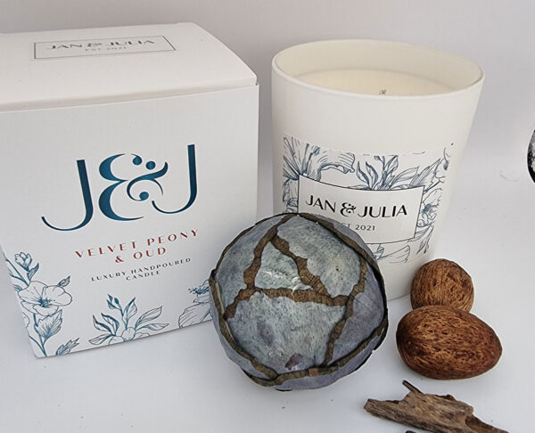 Velvet Peony & Oud Scented Candle