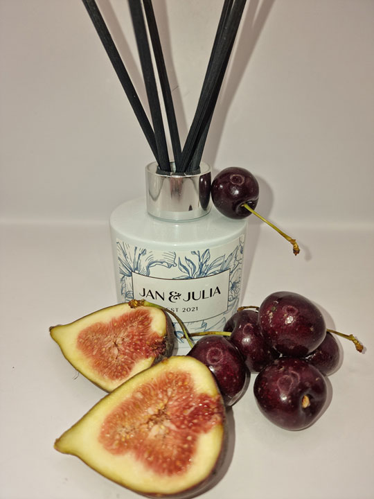 Cassis & Fig Scented Reed Diffuser 1